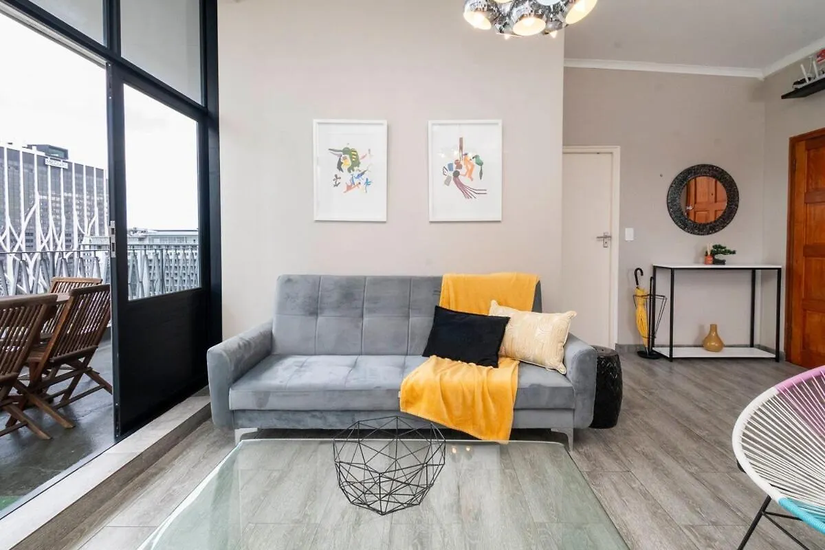 City 2Bed W Balcony 5 Minutes To V&A, Cticc Le Cap