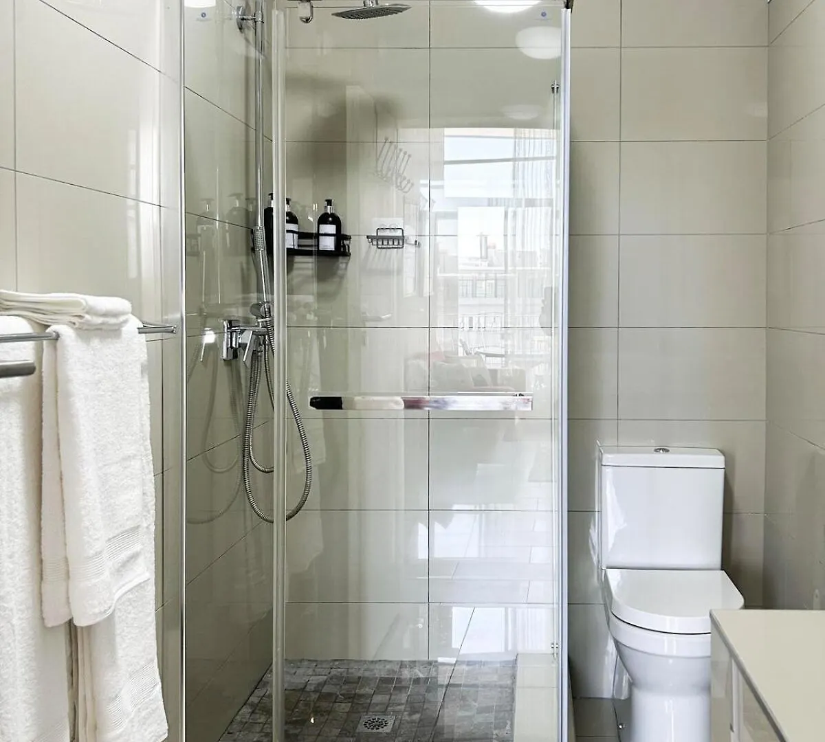 City 2Bed W Balcony 5 Minutes To V&A, Cticc Le Cap